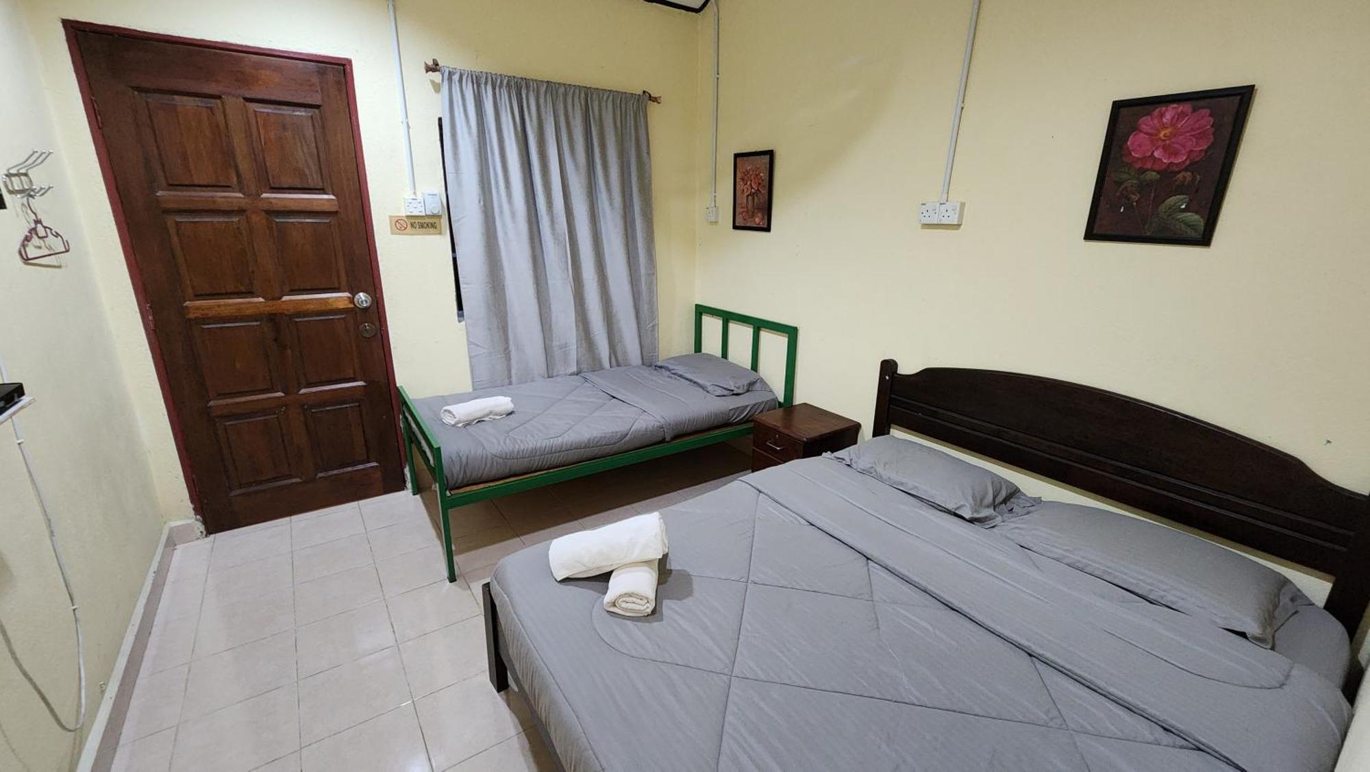 Lagenda Resthouse Cenang Beach Pantai Cenang  Kültér fotó
