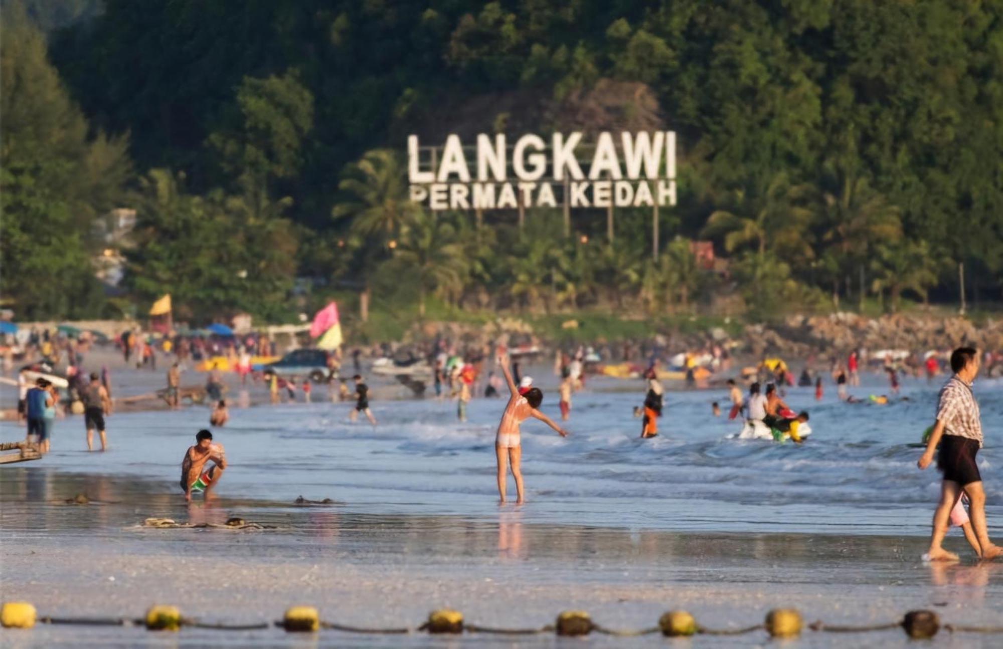 Lagenda Resthouse Cenang Beach Pantai Cenang  Kültér fotó